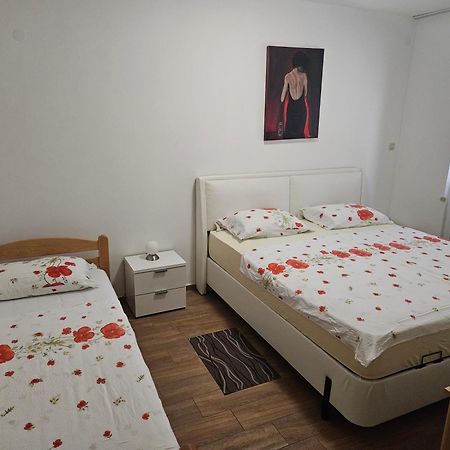 Apartments Vila Tisa Mali Losinj Bagian luar foto