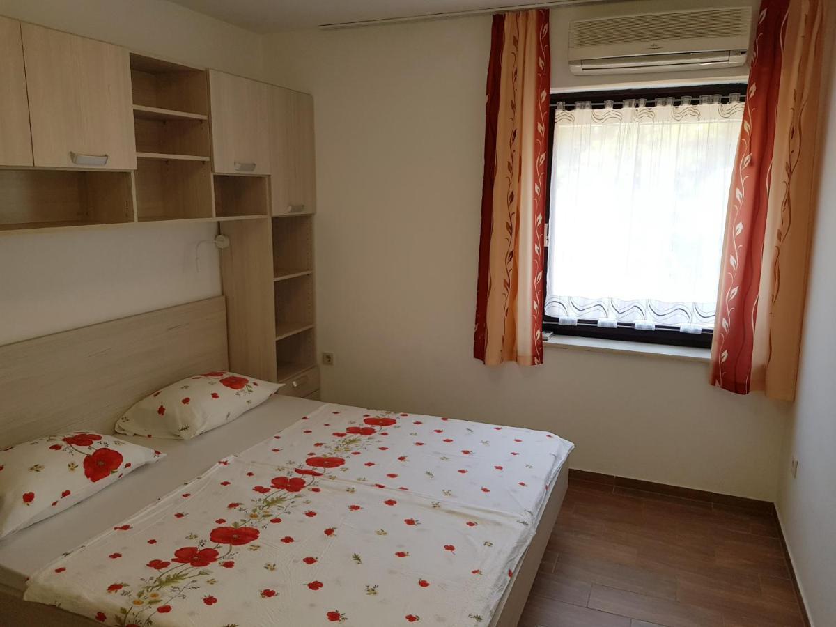 Apartments Vila Tisa Mali Losinj Bagian luar foto