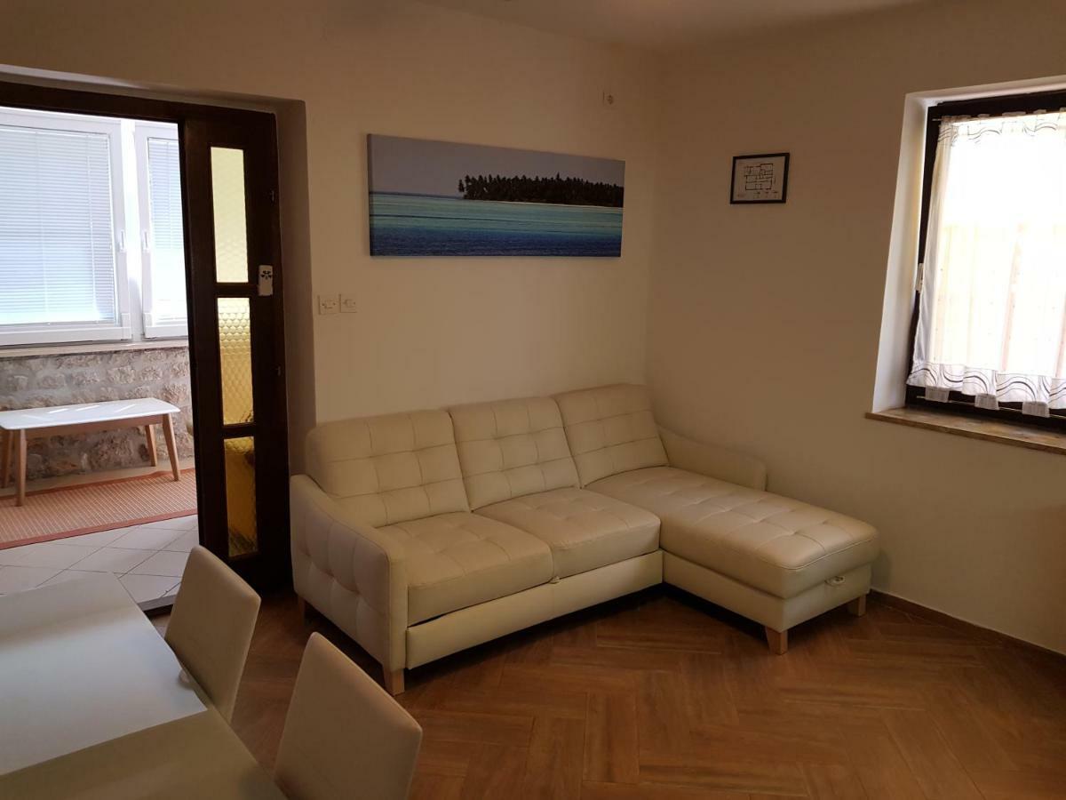 Apartments Vila Tisa Mali Losinj Bagian luar foto