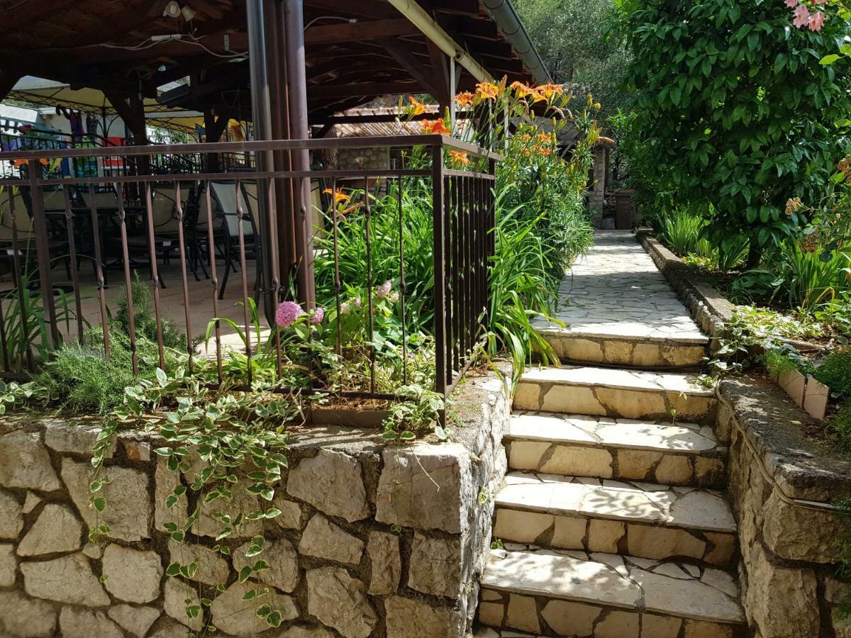 Apartments Vila Tisa Mali Losinj Bagian luar foto